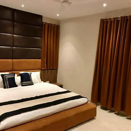 Air Infinity Casa Pool 5Bhk-3